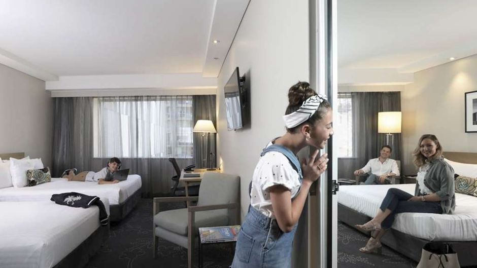 PARKROYAL Darling Harbour Room