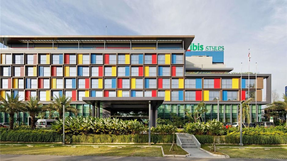 Ibis Styles Batam Nagoya Exterior