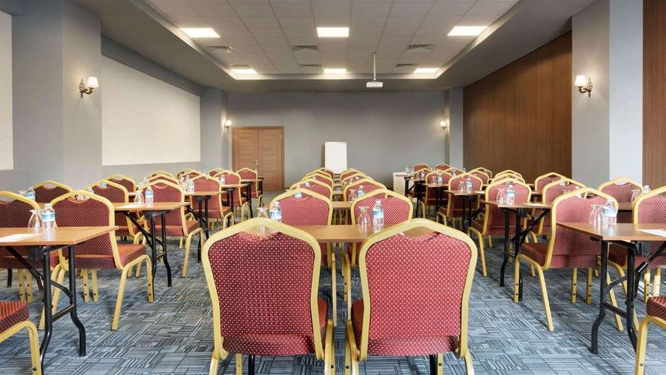 Hawthorn Suites By Wyndham Cerkezkoy Meeting