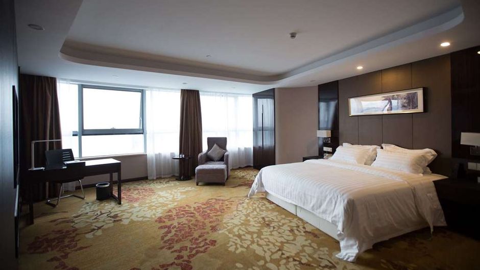 Ramada by Wyndham Wuhu Room