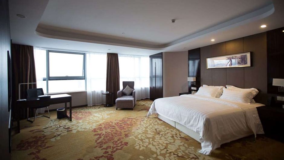 Ramada by Wyndham Wuhu Room