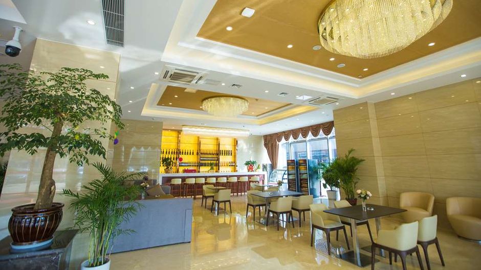 Ramada by Wyndham Wuhu Lobby