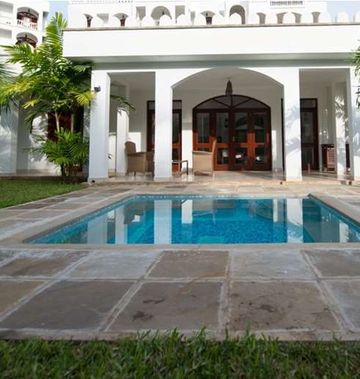 Lantana Galu Beach Hotel