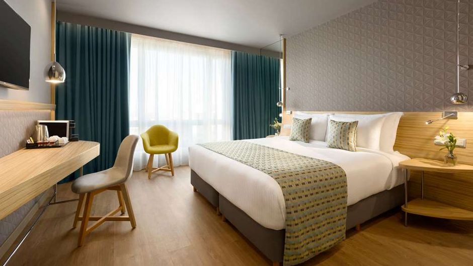 Wyndham Grand Athens Room