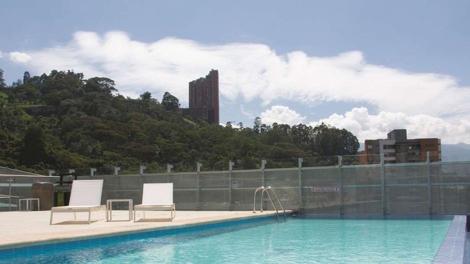 La Quinta by Wyndham Medellin Pool
