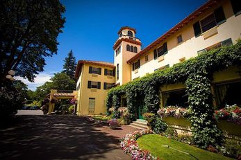 Columbia Gorge Hotel