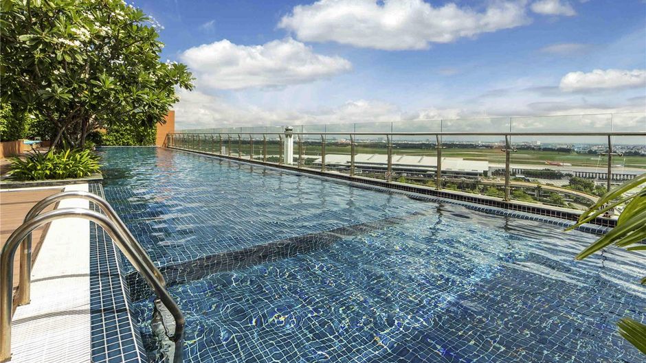 Ibis Saigon Airport Pool