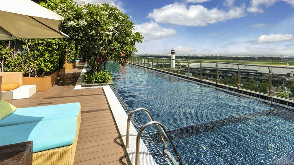 Ibis Saigon Airport Pool