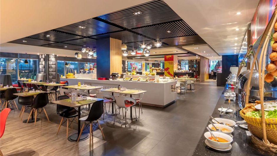 Ibis Saigon Airport Restaurant