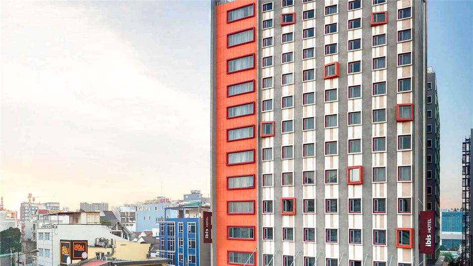 Ibis Saigon Airport Exterior