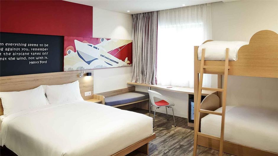 Ibis Saigon Airport Room