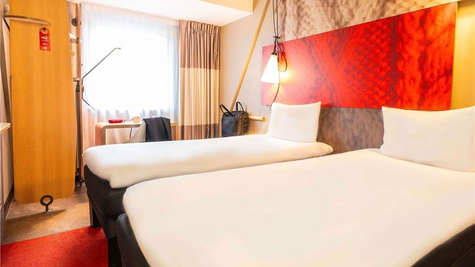 Ibis Geneve Centre Lac Hotel Room