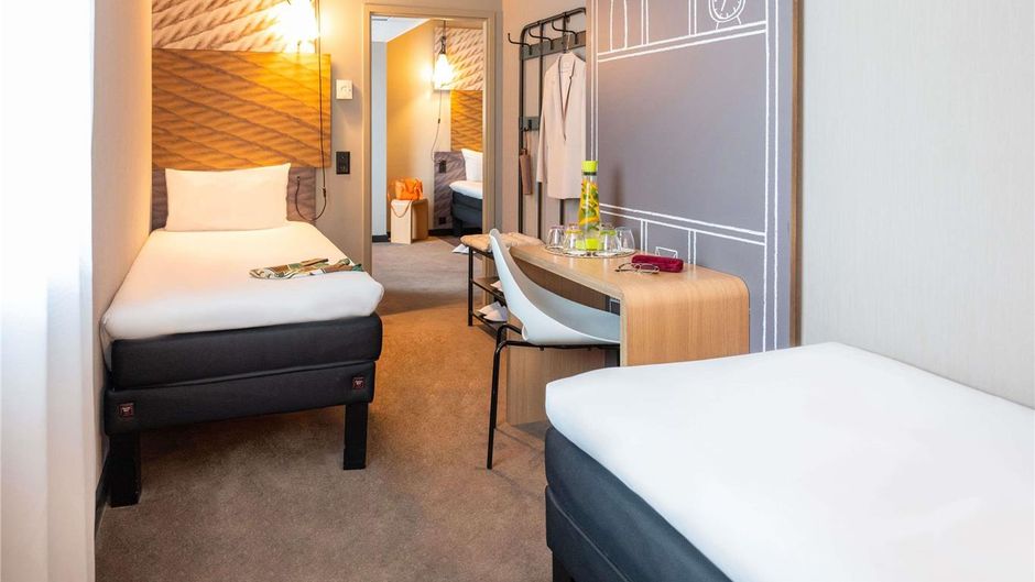 Ibis Geneve Centre Lac Hotel Room