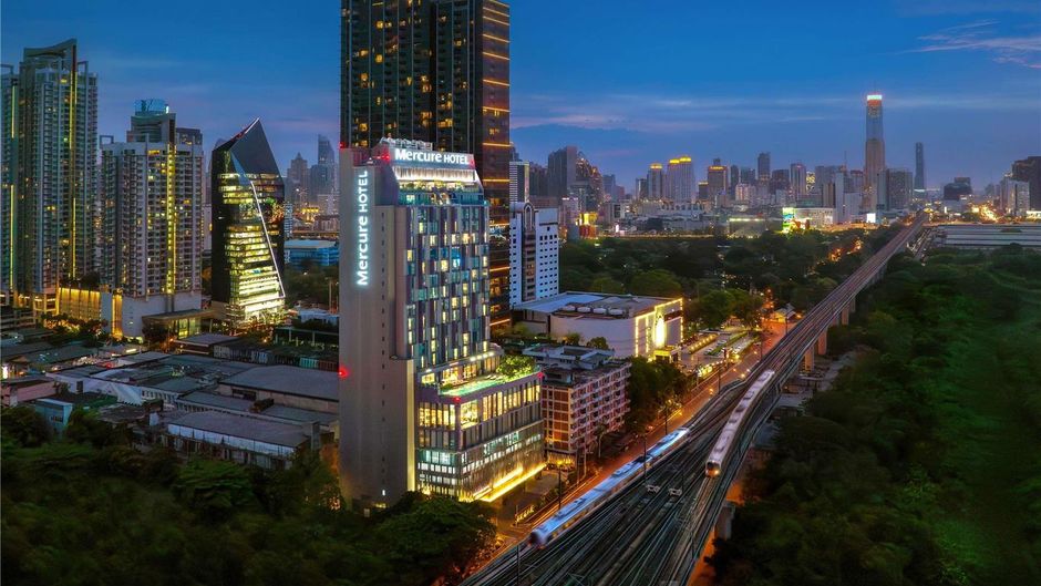 Mercure Bangkok Makkasan Exterior