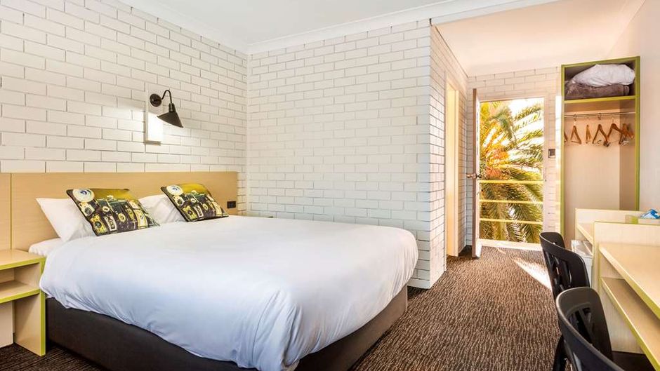 Boomerang Hotel Room
