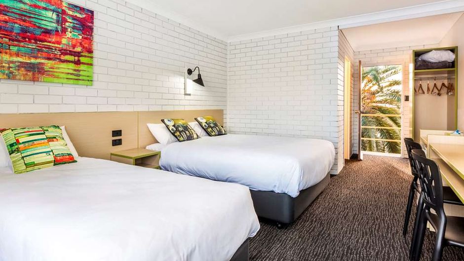 Boomerang Hotel Room
