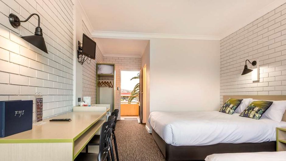 Boomerang Hotel Room