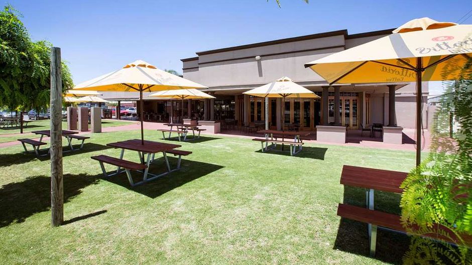 Boomerang Hotel Exterior
