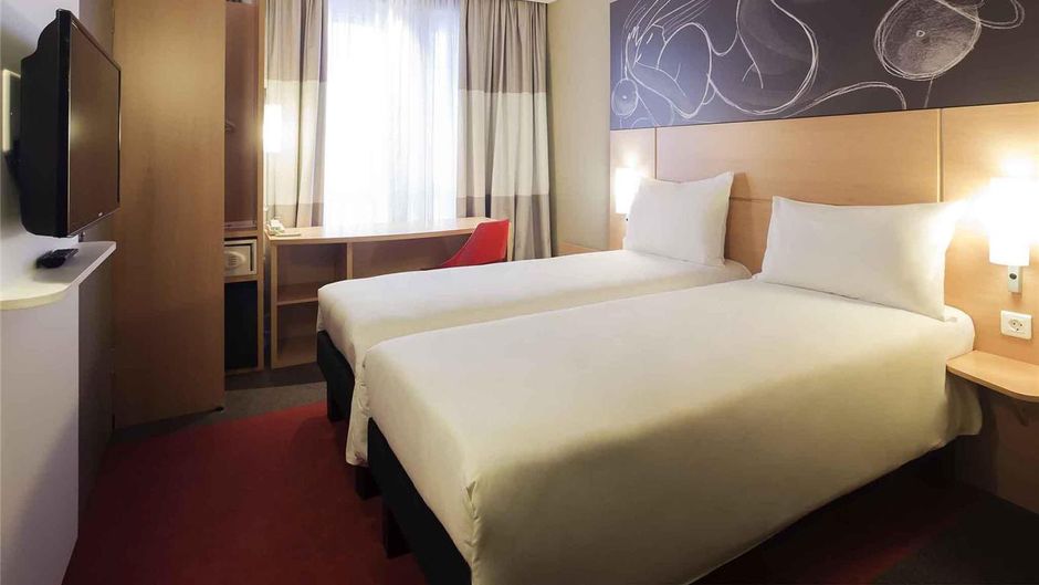 Ibis Yerevan Center Room