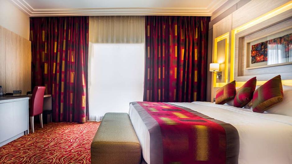 Golden Tulip Le Diplomate Cotonou Suite