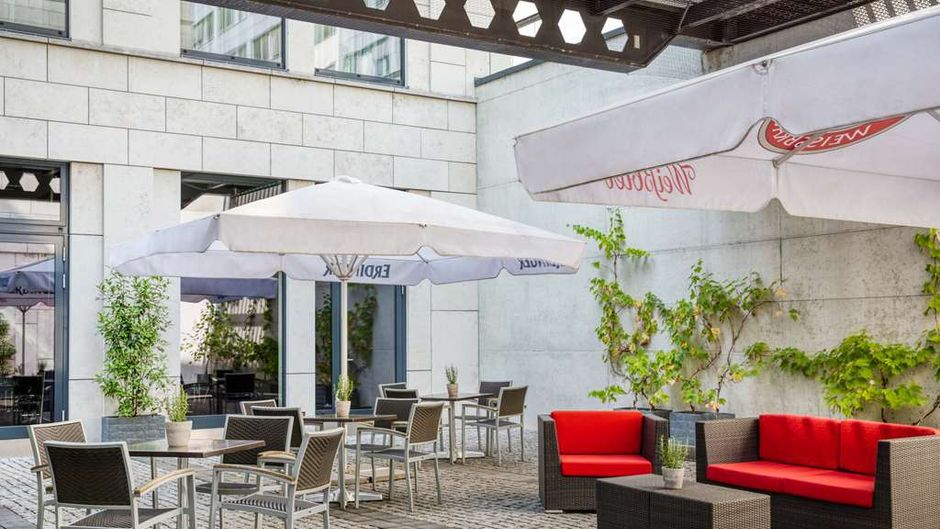 IntercityHotel Dresden Exterior