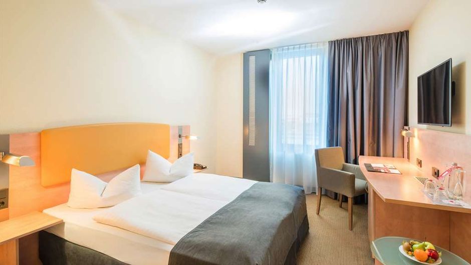 IntercityHotel Hamburg Hauptbahnhof Room