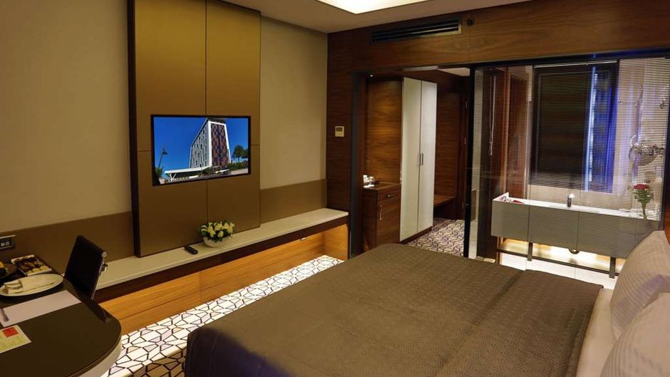 Royal Stay Palace Hotel Room