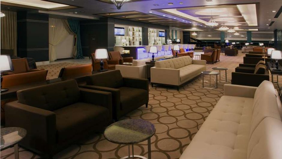 Royal Stay Palace Hotel Lobby
