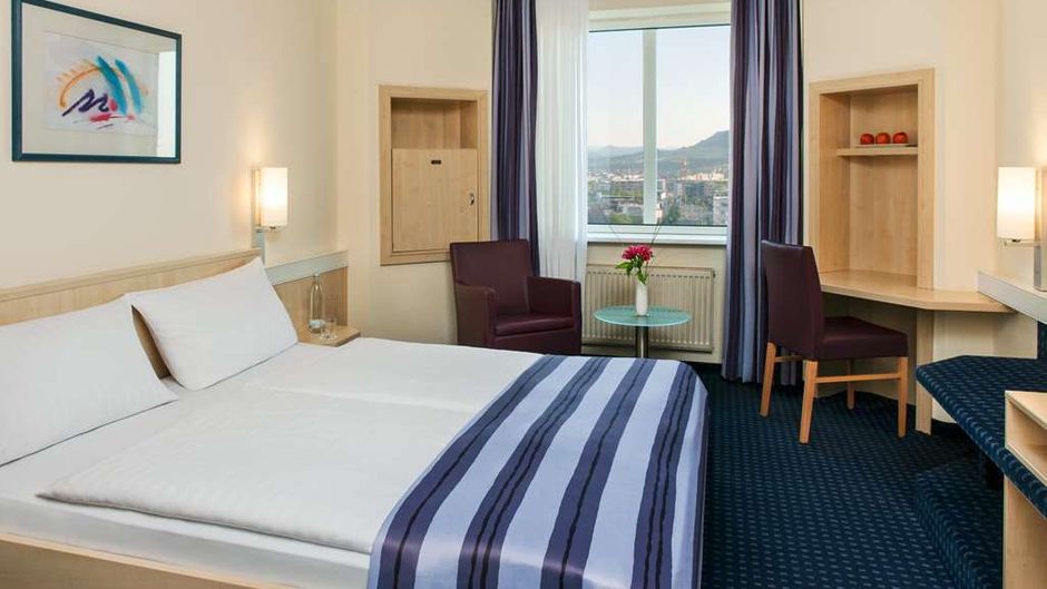 IntercityHotel Freiburg Room