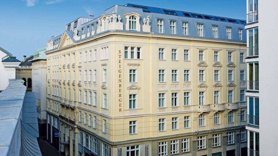 Steigenberger Hotel Herrenhof Exterior