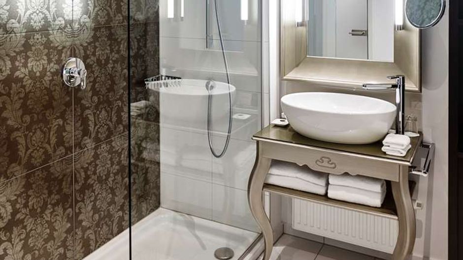 Steigenberger Hotel Herrenhof Room