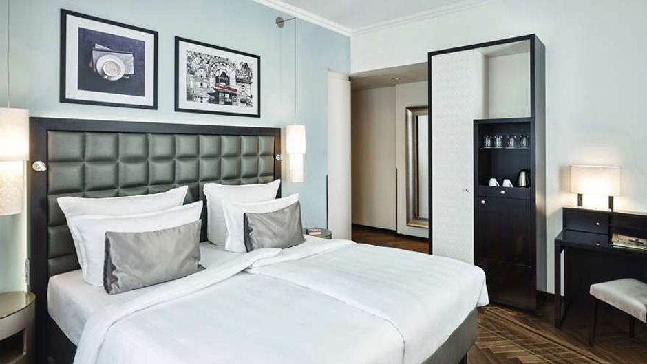 Steigenberger Hotel Herrenhof Room