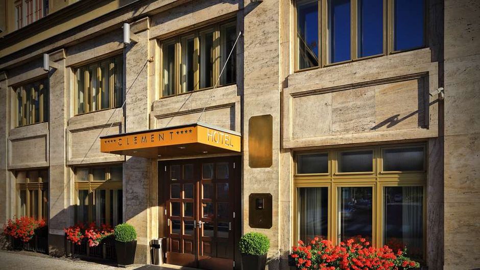 Hotel Clement Exterior