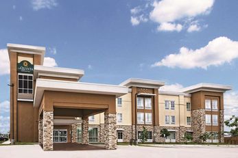 La Quinta Inn/Suites San Antonio I-10 E