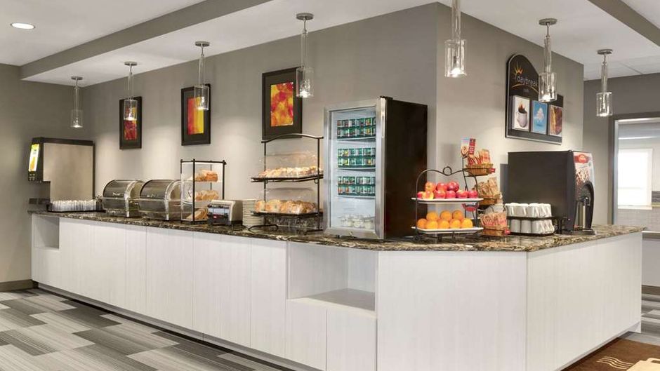 Days Inn & Suites by Wyndham Warman Restaurant