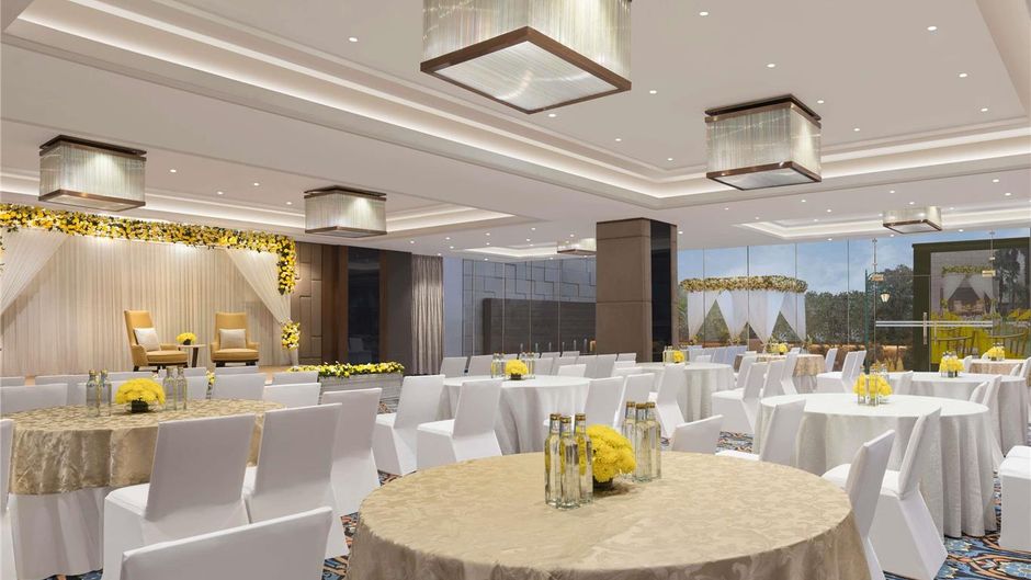 Novotel Lucknow Gomti Nagar Exterior