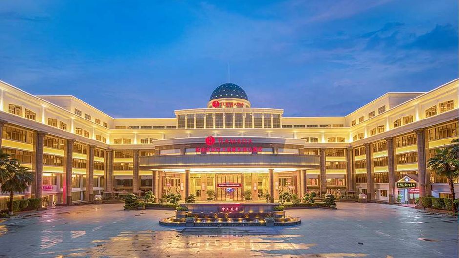 Ramada Shenzhen Baoan Exterior