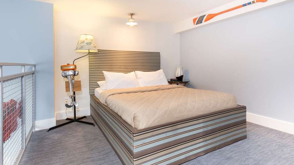 Retro Suites Hotel Room