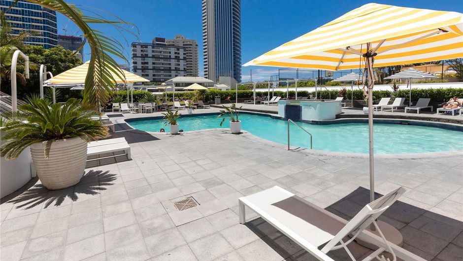 Novotel Surfers Paradise Exterior