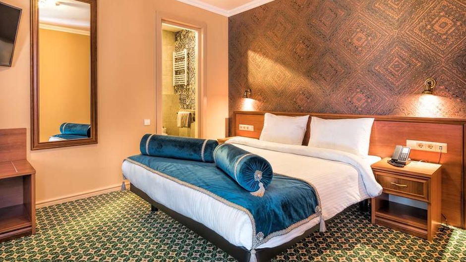 Golden Tulip Borjomi Palace Room