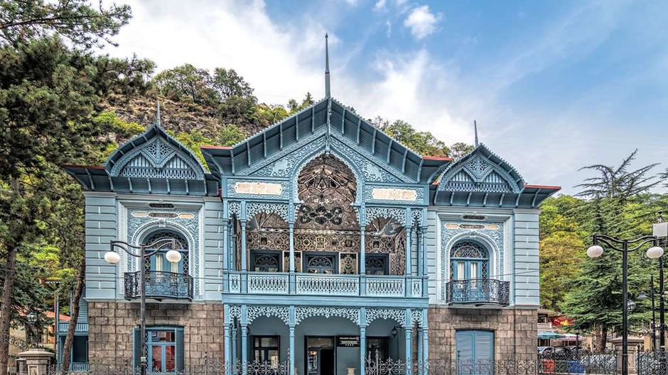 Golden Tulip Borjomi Palace Exterior