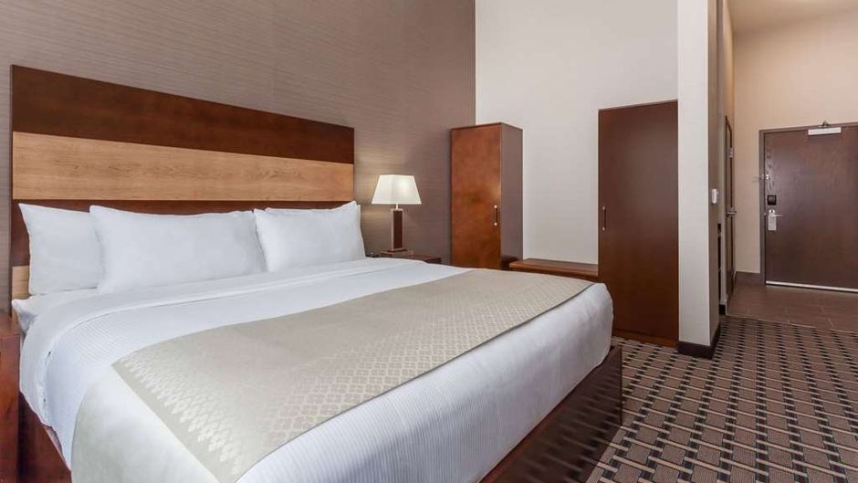 Wyndham Garden Edmonton Airport Room