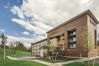 La Quinta Inn & Suites Clifton Park