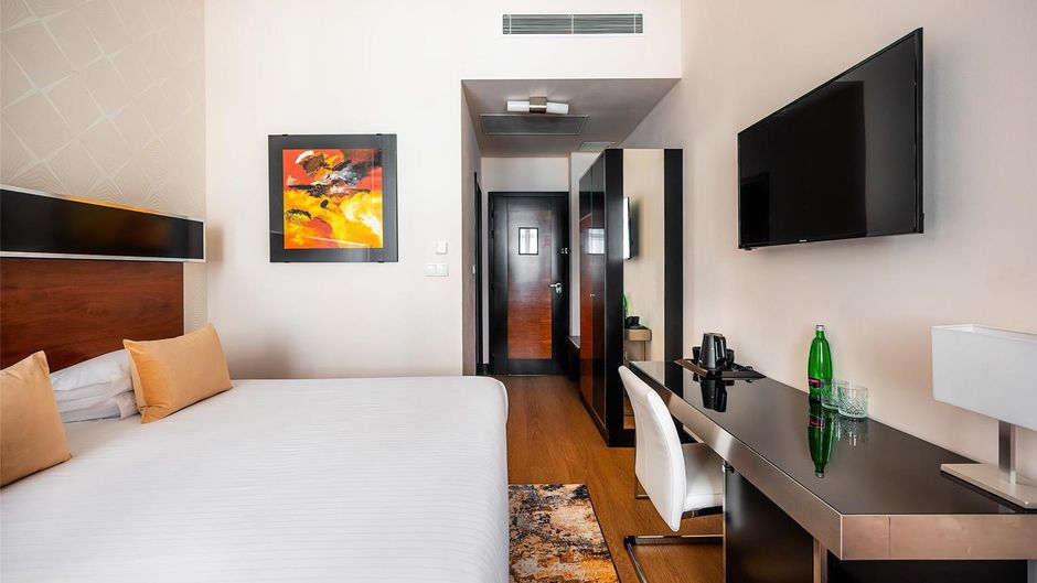 Grand Majestic Plaza Hotel Room