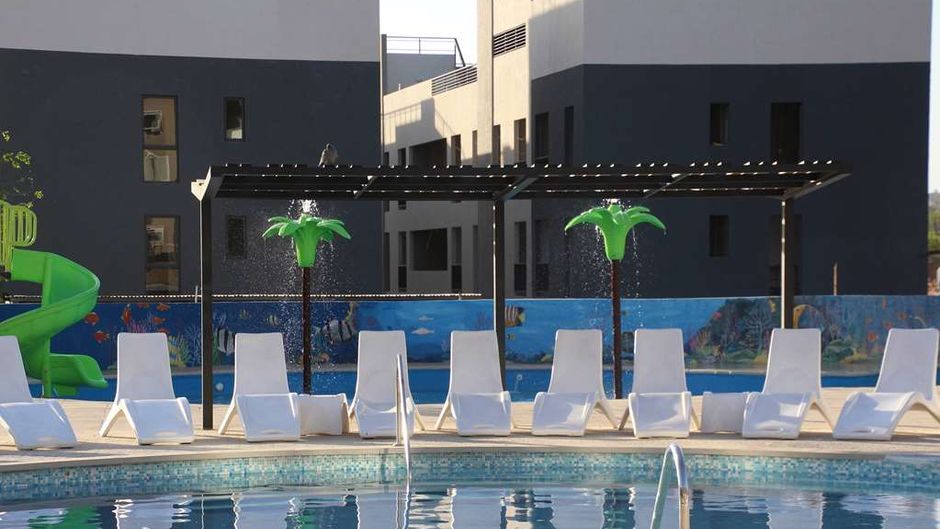 Howard Johnson Plaza Villa Carlos Paz Pool