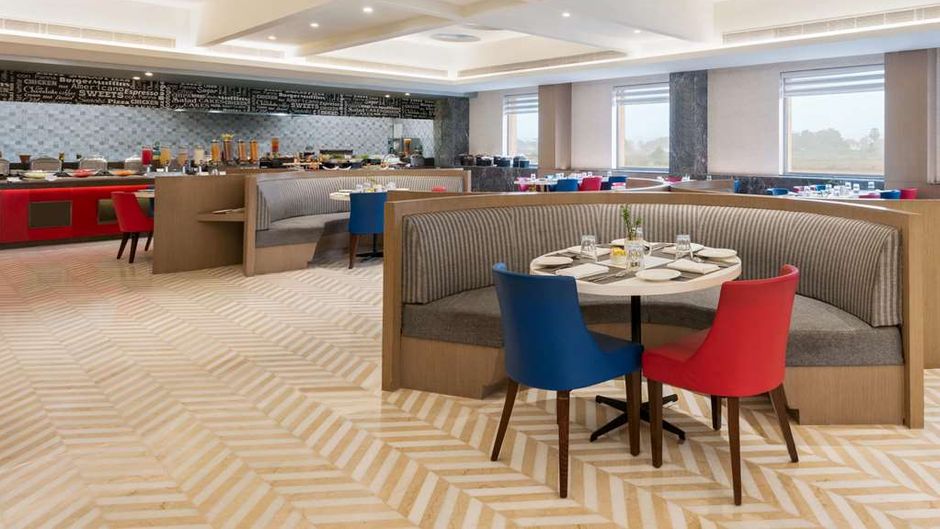 Ramada Lucknow Hotel & Convention Center Restaurant