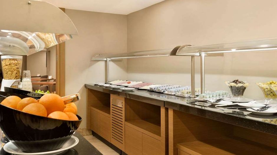 Ramada Encore Gebze Restaurant