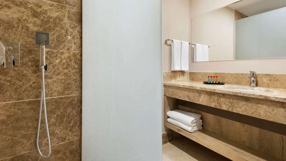 Ramada Encore Gebze Room
