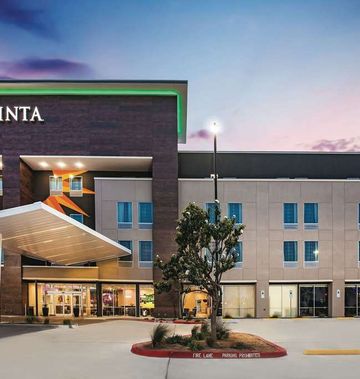 La Quinta Inn & Suites La Plaza Mall
