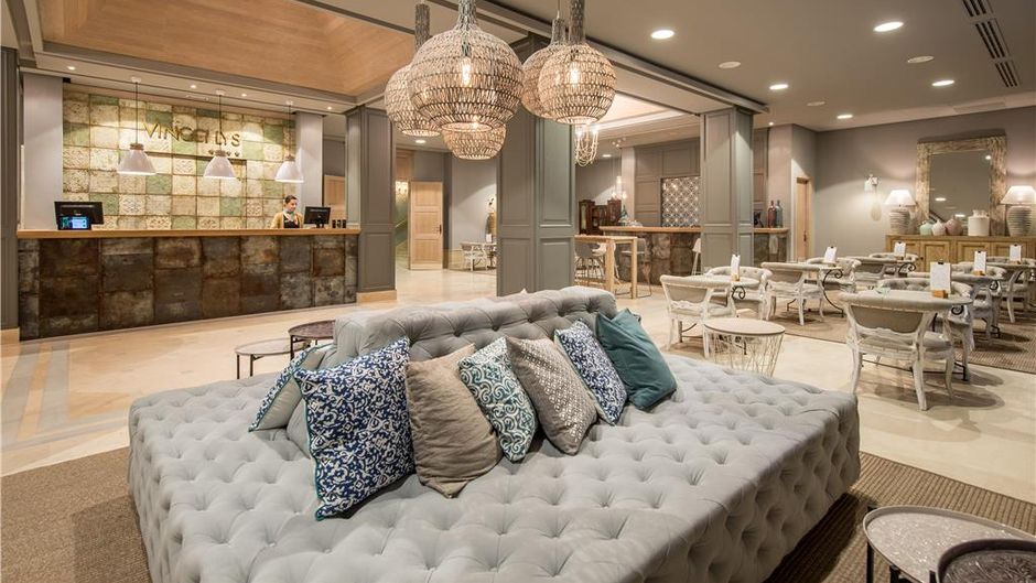 Vincci Lys Hotel Lobby